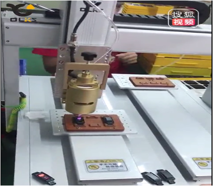 深圳香蕉视频免费下载機客戶案例 智能手環熱熔膠香蕉视频免费下载機